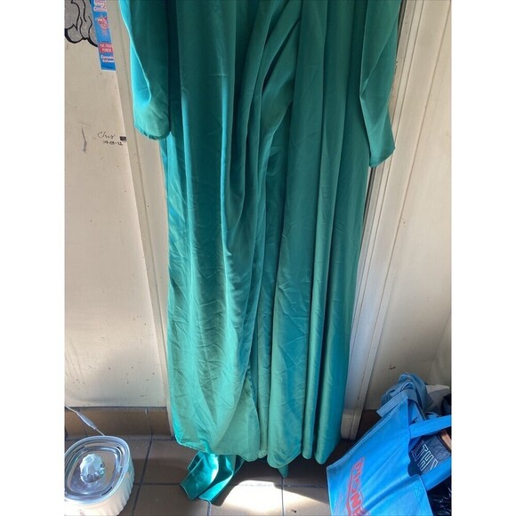 Mac Duggal Gown Size 12 In An Emerald Green! NWT! Be The Bell Of The Ball! - Picture 4 of 16
